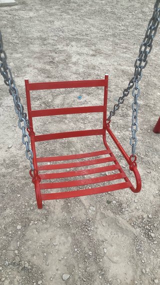 Columpio infantil de hierro