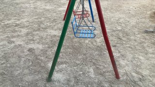 Columpio infantil de hierro