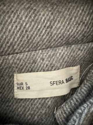 Abrigo gris con capucha Talla S