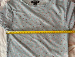 Camiseta crop top de manga corta de mujer