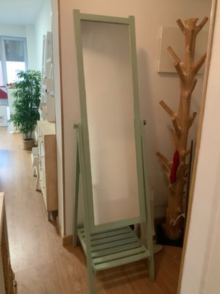 Espejo de pie de madera verde Ikea