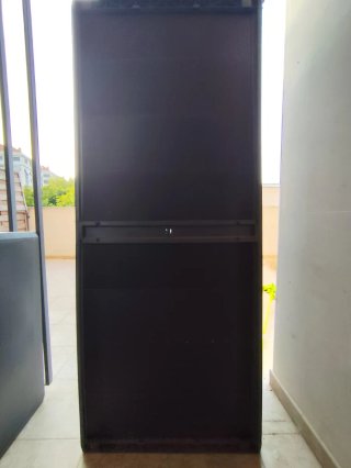 Armario de resina para exterior/interior. Nuevo