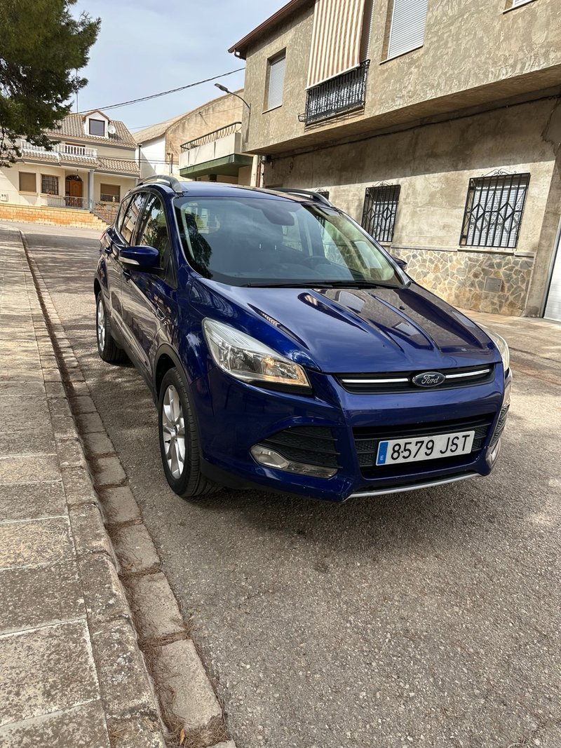 Ford Kuga 2016 - foto 1