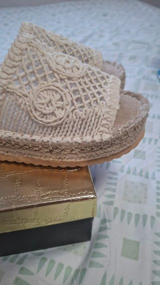 Sandalias Beige Nuevas