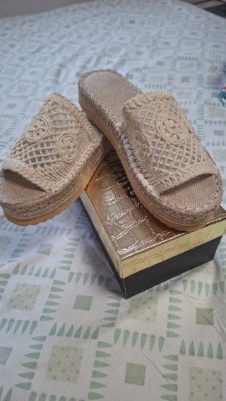 Sandalias Beige Nuevas