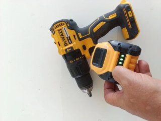 TALADRO DEWALT PERCUTOR BATERÍA DCD778