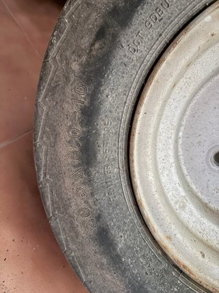 Rueda de remolque para carro