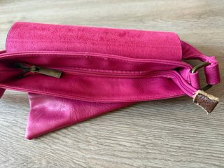 Bolso de hombro piel sintética fucsia Nueva