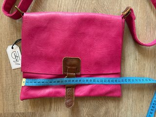 Bolso de hombro piel sintética fucsia Nueva