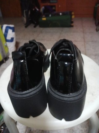 Zapatos de vestir negros charol