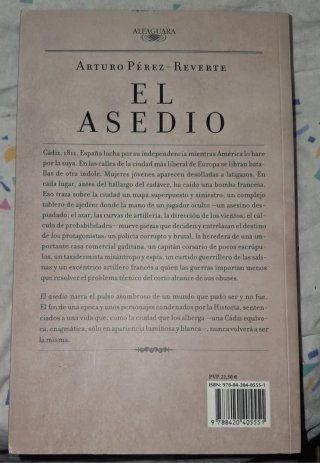 Libro : El Asedio Obra de Arturo Perez-Reverte