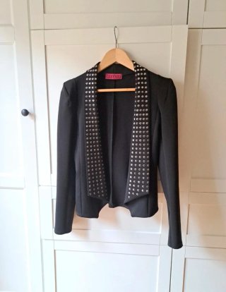 Chaqueta Boohoo Tachuelas Negra