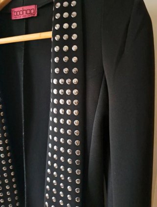 Chaqueta Boohoo Tachuelas Negra