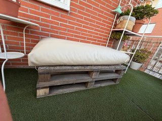 Due posti a sedere per terrazza con sedile in pelle beige