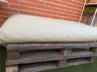 Due posti a sedere per terrazza con sedile in pelle beige