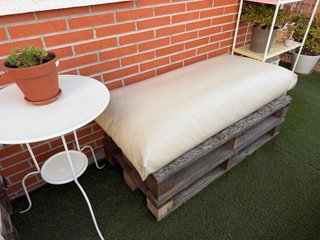 Due posti a sedere per terrazza con sedile in pelle beige