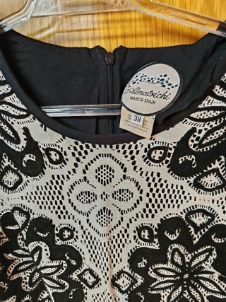 Vestido blanco y negro encaje floral