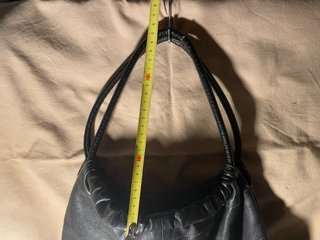 Bolso de piel negro de calidad