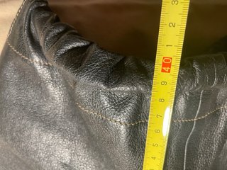 Bolso de piel negro de calidad