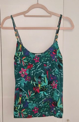 Camiseta de tirantes verde veraniega floral