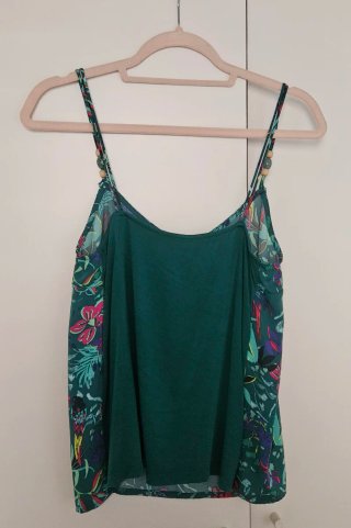 Camiseta de tirantes verde veraniega floral