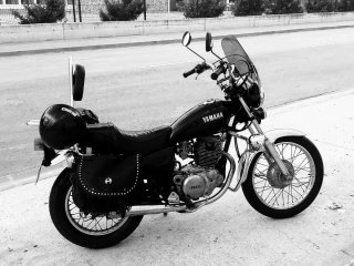 Yamaha 250 Special Negra
