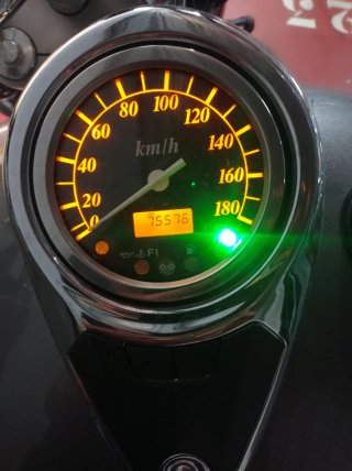 Suzuki Intruder Cruiser Negra/Plateada