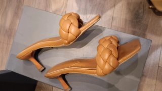 Sandalias Mules Camel Trenzadas