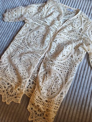 Chaqueta de encaje beige