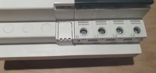 Protector Sobretensiones 3P+N 25A Schneider