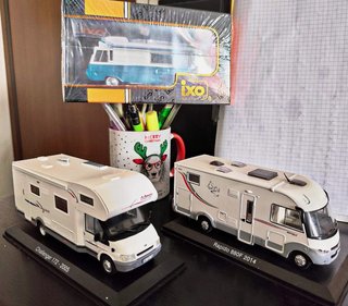 Peugeot J7 Caravan Special Edition Maillet 1/43