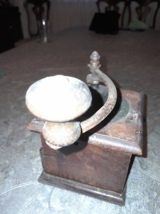 Molinillo de café antiguo Elma