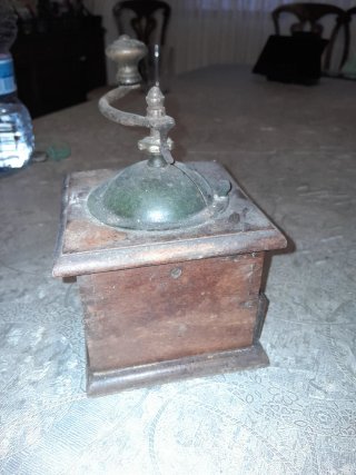 Molinillo de café antiguo Elma