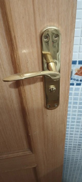 Puertas de roble con manivela, económicas.
