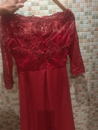 Vestido fiesta burdeos con pedrería