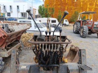 Brazo Excavadora Caterpillar BH30