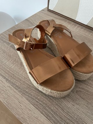 Sandalias MARYPAZ Plataforma Marrón/Dorado Talla 3