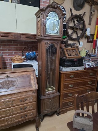 Reloj de pie TEMPUS FUGIT antiguo de madera