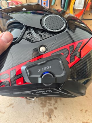 Casco Shark Spartan Carbon Skin + Cardo 4X
