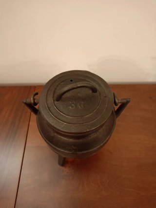 Pote pequeño de hierro fundido