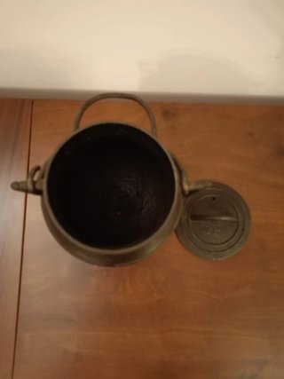 Pote pequeño de hierro fundido