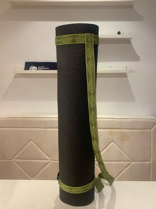 Esterilla de Yoga Negra con Correa