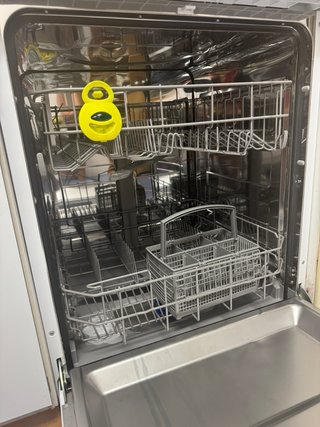 Lavavajillas Midea casi nuevo