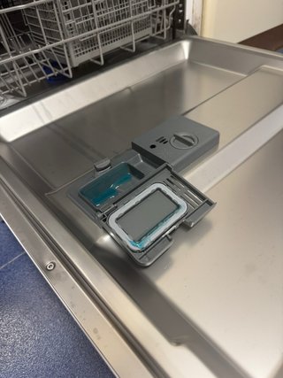 Lavavajillas Midea casi nuevo