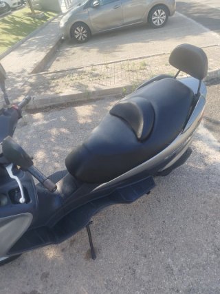 Maxi Scooter Negra