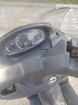 Maxi Scooter Negra