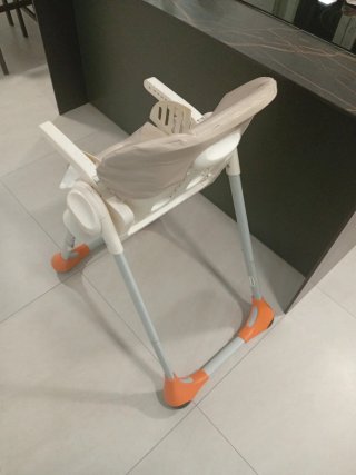 Trona para bebé color beige