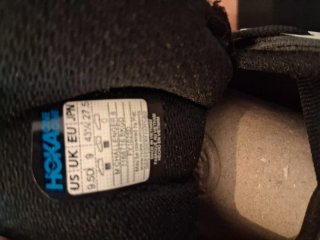 Hoka Zapatillas Trail Running Negras y Doradas