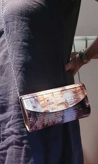 Bolso estspado con cadena