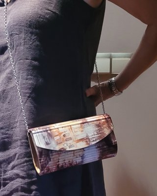 Bolso estspado con cadena